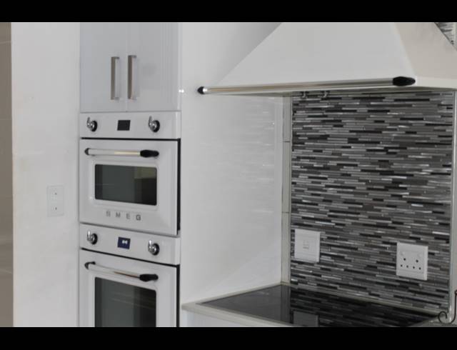 6 BEDROOM HOUSE FOR SALE IN THE COVES